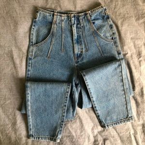 MINERAL WASH HIGH WAIST PERFECTLY PLEATED JEAN